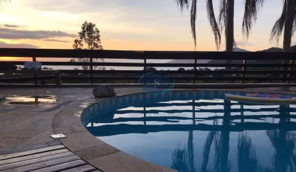 Casa com 5 dormitórios à venda, 450 m² por R$ 3.500.000,00 - T Pequeno - São Sebastião/SP