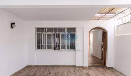 Sobrado a venda com 3 dormitórios, sendo uma suíte, com 2 vagas no Jardim Maria Estela