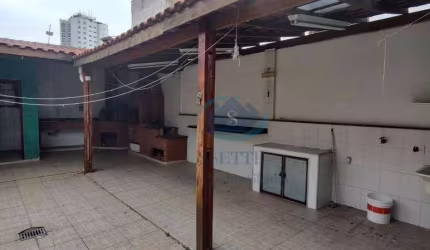 2 casas Térreas sendo uma para residência e outra pronta para comercial a 200 metros do Metrô  Sacoma,excelente localização,ótimo para investimento.