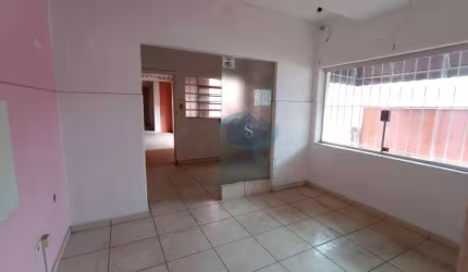 Sobrado excelente para comércio a 5 minutos do Metrô Santos Imigrantes,excelente localização,com 3 salas,2 quartos,2 wcs,3 vagas,aceita proposta.