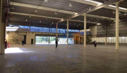 Galpão, 5712 m² - venda por R$ 27.000.000,00 ou aluguel por R$ 141.370,00/mês - Guaturinho - Cajamar/SP