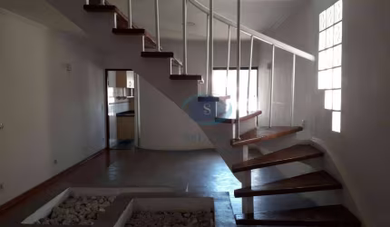 Sobrado triplex com 3 dormitórios,1 suíte,sala 2 ambientes,2 vagas,entrada lateral,salão de festas,churrasqueira,piscina,aceita permuta e proposta.