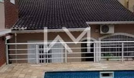 Casa Térrea com 3 dormitórios, sendo 1 suíte, 4 vagas e piscina em Jardim São Judas Tadeu  -  Guaru
