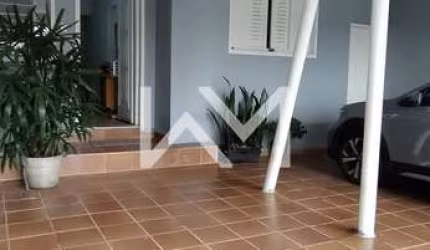 Casa térrea à venda, com 3 quartos, sendo  1 suíte, 2 vagas e edícula em Jardim Paraventi, Guarulho