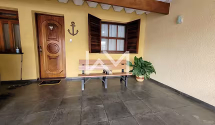 Aconchegante Casa térra à Venda, 2 quartos, rua particular, 2 vagas de garagem  ótima localização J
