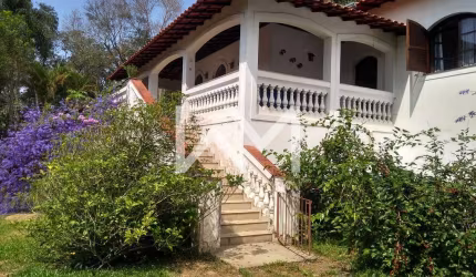 Charme e Natureza: Casa à Venda em Roseira - PARQUE PETRÓPÓLIS, Mairiporã - Seu Refúgio Verde à sua