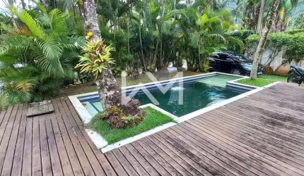 Sofisticada  Casa á Venda  com 5 suítes , 480m²,  Condomínio fechado no Paraíso de Toque Toque Pequ