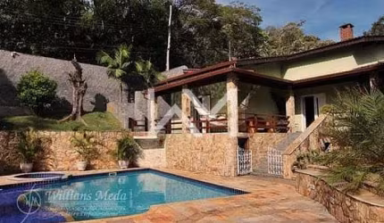 Casa Alto Padrão à venda com 4 dormitórios, sendo 2 suítes, Jardim Cerejeiras, Arujá, SP