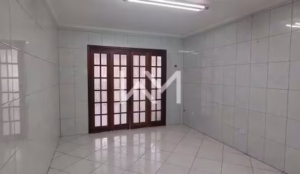Sobrado à venda com 3 quartos, 1 suíte, área para salão de festas e área gourmet, Jardim Bom Clima,