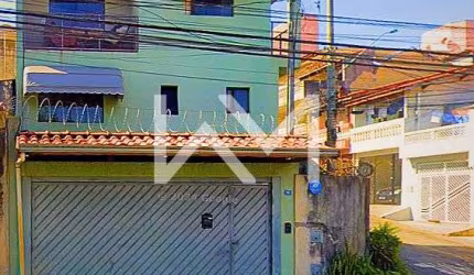 Sobrado à venda no Jardim Bela Vista, Guarulhos/SP | 3 quartos, suíte, garagem para 4 carros e área