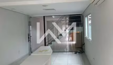 Sobrado para venda e locação com 3 suites, cozinha com planejados, ar condicionado e 3 vagas de gar
