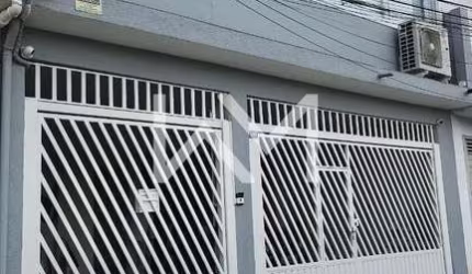 Excelente Sobrado à Venda com 4 dormitórios, 2 suítes, 4 vagas de garagem e 5 banheiros,  Jardim Mu