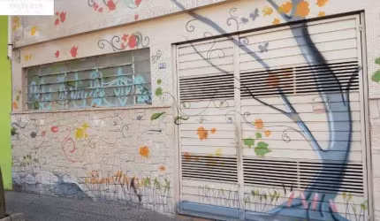 LINDA CASA NA MOOCA COM 3 DORM E AMPLO QUINTAL