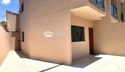 SOBRADO COM CORREDOR LATERAL , ESPAÇO GOURMET E 2 VAGAS DE GARAGEM, BAIRRO PATRIARCA SP.