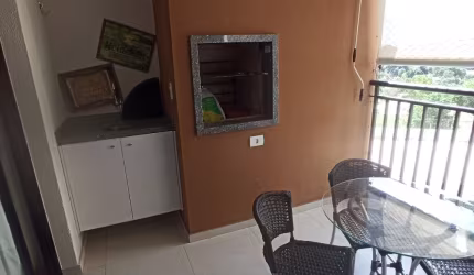 Lindo apartamento com churrasqueira na sacada