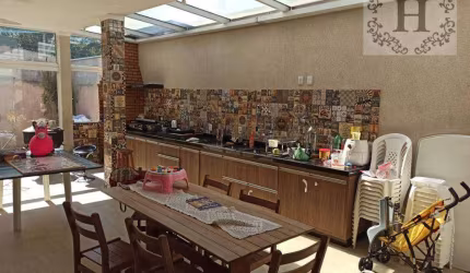 Sobrado com 4 dormitórios à venda, 245 m² por R$ 1.100.000,00 - Condomínio Bela Vista - Caçapava/SP
