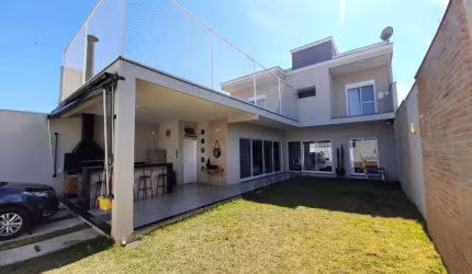 Sobrado com 3 dormitórios à venda, 250 m² por R$ 750.000,00 - Village das Flores - Caçapava/SP