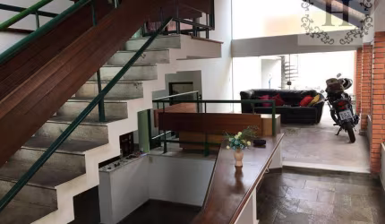 Sobrado com 4 dormitórios à venda, 264 m² por R$ 742.000,00 - Vila São João - Caçapava/SP
