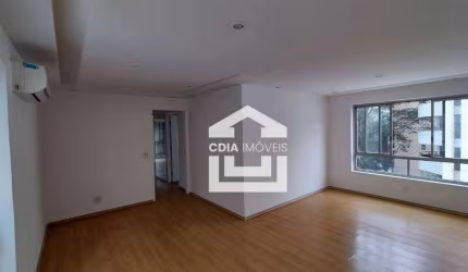 Apartamento para locação com 3 dormitórios sendo 1 suíte, 2 banheiros e 1 vaga de garagem. Localizado no Jardim Paulista.