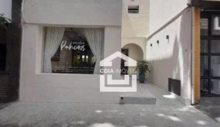 Sobrado comercial à venda com 200 m² de área útil, localizado em Pinheiros.
