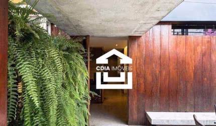 Sobrado com 3 dormitórios à venda, 220 m² por R$ 3.900.000,00 - Itaim - São Paulo/SP