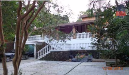 Casa com 3 dormitórios à venda, 290 m² por R$ 830.000 - Parque Petrópolis - Mairiporã/SP