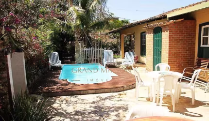 Casa à venda com 4 quartos nas Palmeiras em Cabo Frio