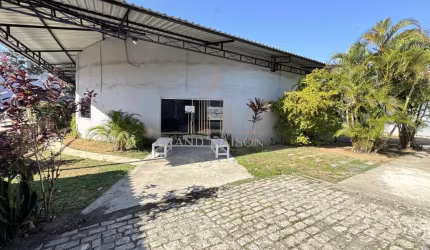 Ponto comercial a venda em  1 quadra com estrutura pronta para gerar receita