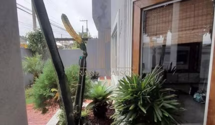 Casa a venda no  Condomínio dos Pássaros com 3 quartos 140m²