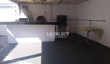 Casa no bairro Cidade Jardim com três quartos e área gourmet.