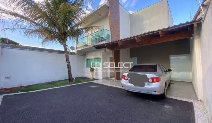 Casa com 3 suítes à venda, 270 m² por R$ 1.400.000 - Brasil - Uberlândia/MG
