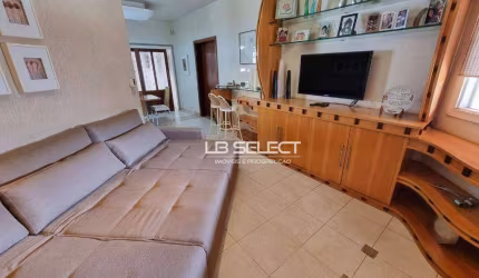 Casa no bairro Santa Mônica com três quartos, uma suíte com closete e amplo quintal.