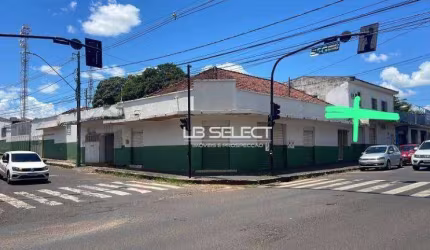 Terreno de esquina no bairro Brasil com 1100 metros quadrados.