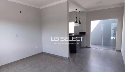 Casa no bairro Novo Mundo com dois quartos e uma suíte.