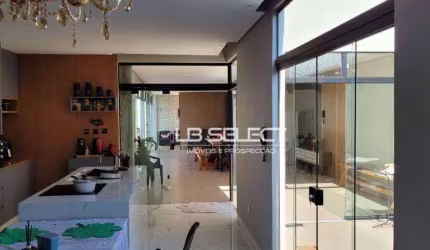 Casa no bairro Verde Vida com dois quartos (planejamento para três) e área gourmet.