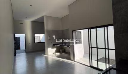 Casa no bairro Novo Mundo com três quartos sendo uma suíte e área gourmet.