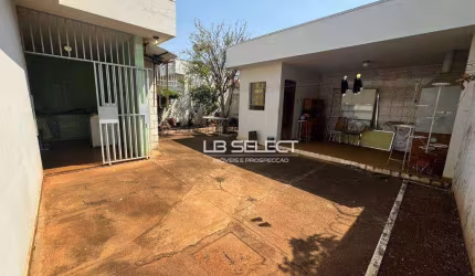Casa no bairro Nossa Senhora Aparecida com quatro quartos e três vagas de garagem.
