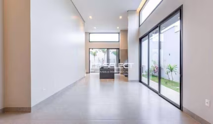Casa no Condomínio Alphaville I com quatro suítes, escritório, lavabo e área gourmet.
