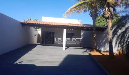Casa no bairro Jardim Califórnia com  três quartos, sendo uma suiíte, varanda gourmet e garagem para sete carros.