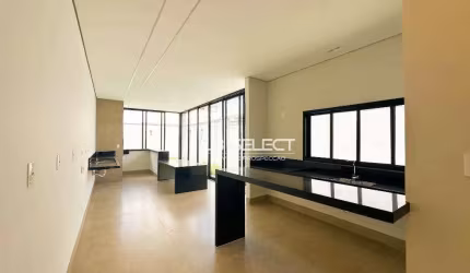 Casa no Condomínio Tamboré com três quartos, suíte e varanda gourmet.