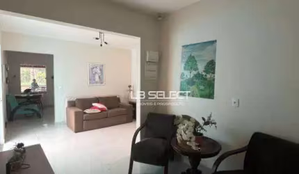 Casa no bairro Rosário com três quartos e três kitnets do lado de fora. Adaptadas para Airbnb.