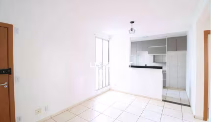 Apartamento no bairro Jardim Holanda com dois quartos e duas vagas de garagem.