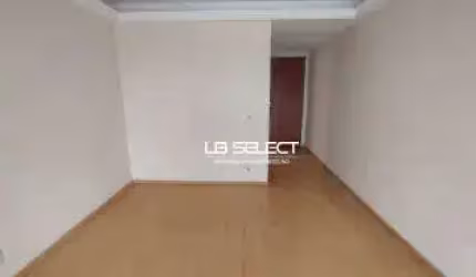 Apartamento no bairro Martins com três quartos, uma suíte e sacada.