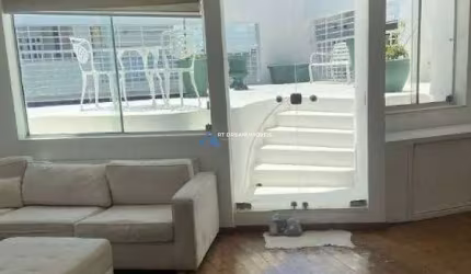 Luxuosa Penthouse de 2 Quartos no Itaim Bibi, São Paulo-SP  2 Suítes, 2 Salas, 4 Banheiros, 2 Vagas de Garagem  220,00 m²