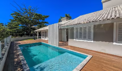 Casa com 3 quartos à venda em Jurerê Internacional, Florianópolis , 205 m2 por R$ 5.300.000