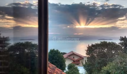 Casa com 3 quartos à venda no Cacupé, Florianópolis , 161 m2 por R$ 1.750.000
