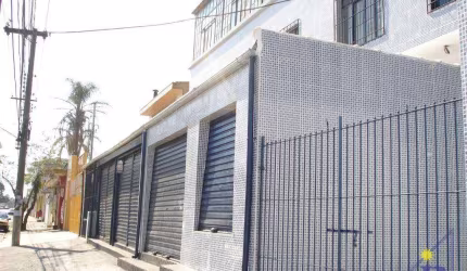 Excelente área com grandes edificações e lojas para locação ou mesmo para implantação.