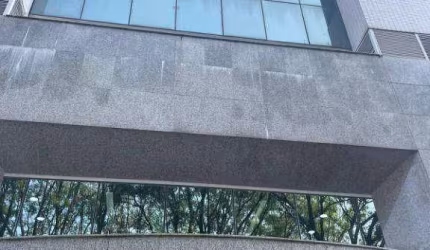 Conjunto 183 m..Tatuapé, Em frente ao Metrô Carrão