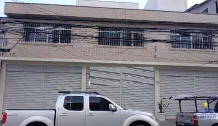 Excelente salão 4 salas Rua de passagem