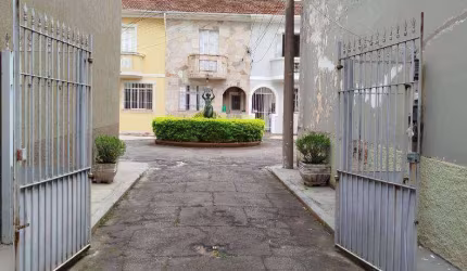 Sobrado na Mooca em Vila particular